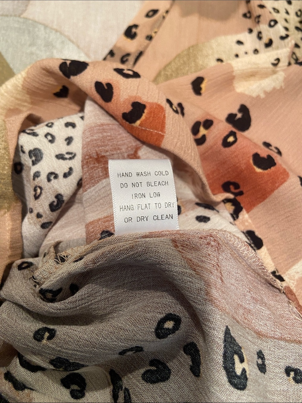 ODDY Blush Multi-Color Button Front V-Neck Blouse - Picture 11 of 16